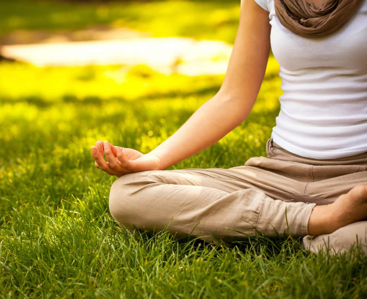 Mãos em meditação